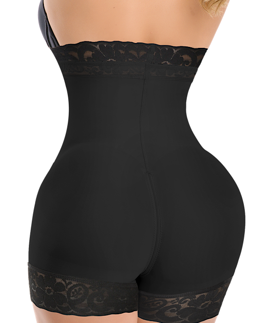 Model wearing Curvy Body Seamless Boyshort in black front view – size L